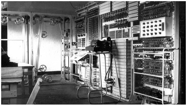 First electronic digital programmable computer